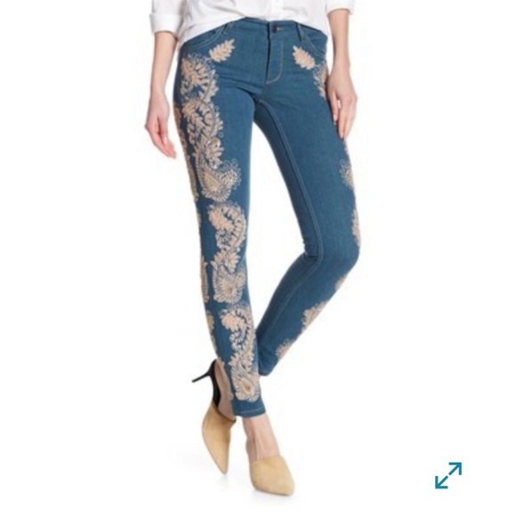 Alice + Olivia Embellished Paisley Skinny Jeans 24 - Picture 7 of 8